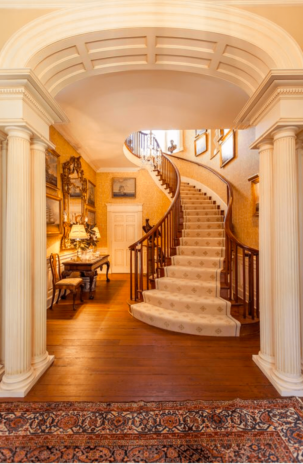 Traditional home staircase