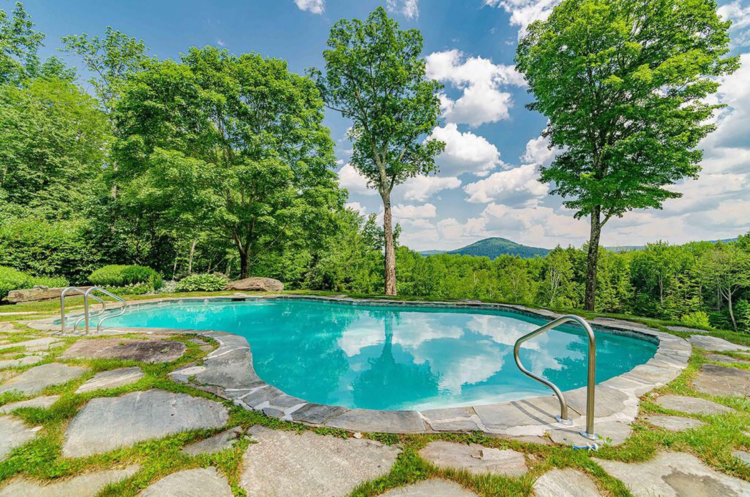 Mashup Monday: Inspired Southern Vermont Pools That Will Have You Planning Your Pool Now